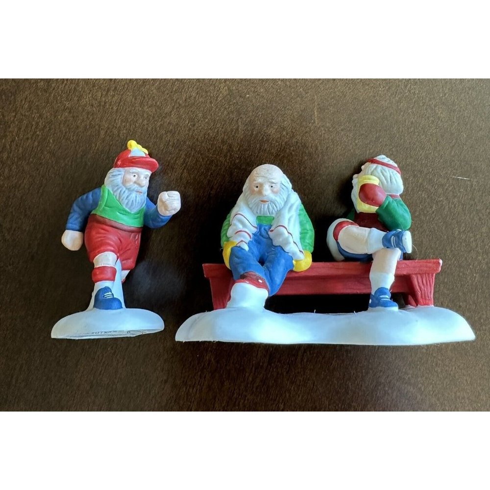 Department 56 Christmas Fun‎ Run North Pole Series Marathon #56434, 2 Pcs